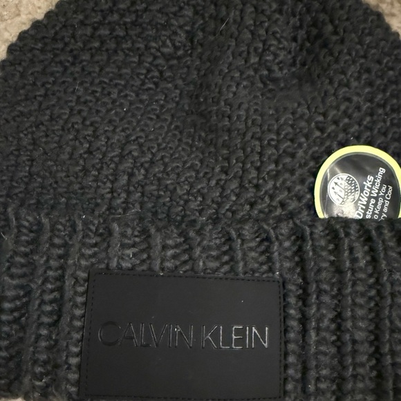 NWT Calvin Klein Black Knit Beanie - Picture 2 of 3